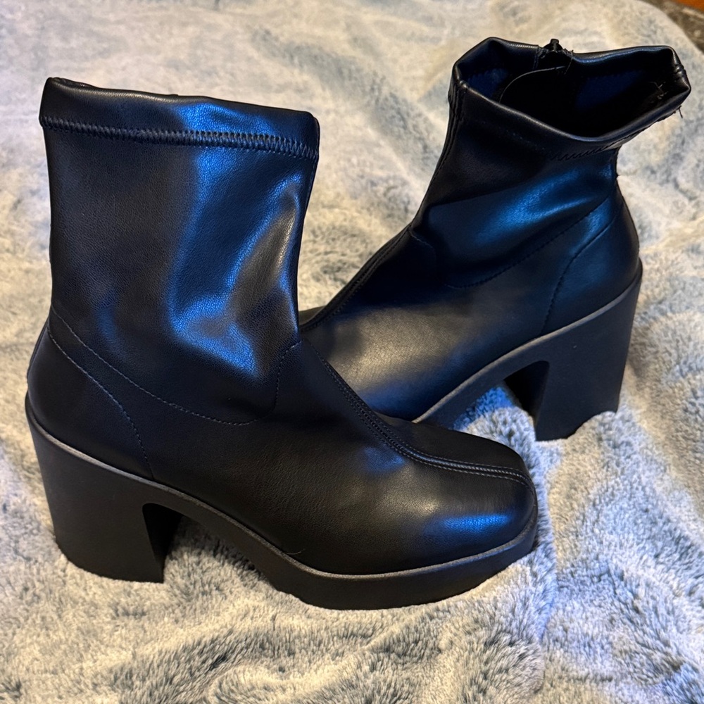 Steve Madden Lug Sole sock bootie NWOB